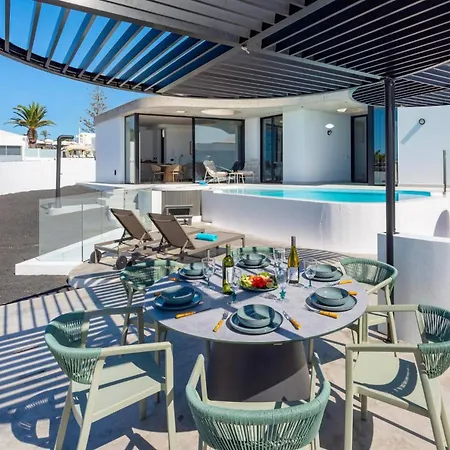 فيلة Callao By *